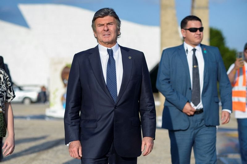 Após ação de Bolsonaro, Fux elogia Moraes por atuação em inquérito das Fake News Após ação de Bolsonaro, Fux elogia Moraes por atuação em inquérito das Fake News