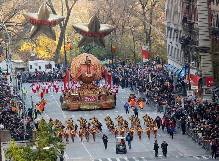 Desfile do Dia de Ação de Graças de Nova York volta a receber público Desfile do Dia de Ação de Graças de Nova York volta a receber público