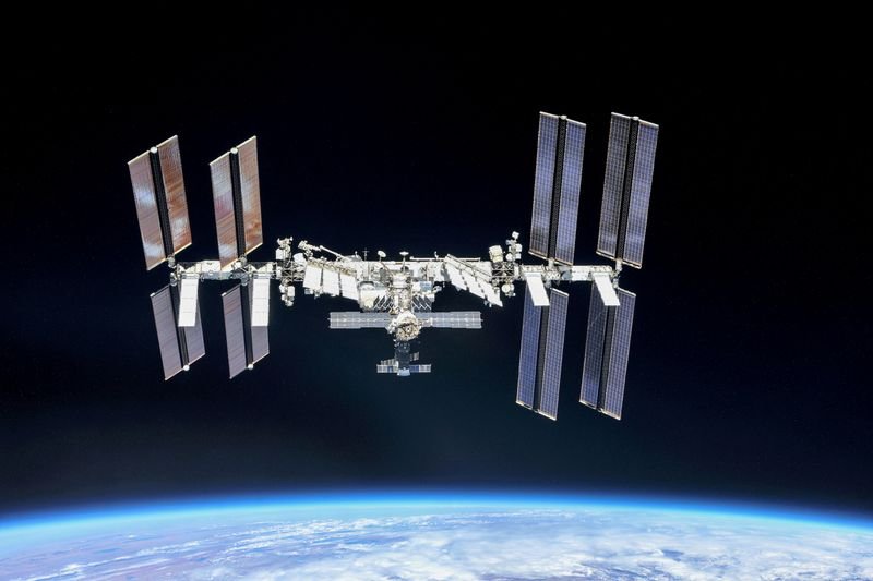 Estação Espacial Internacional manobra para se desviar de lixo espacial Estação Espacial Internacional manobra para se desviar de lixo espacial