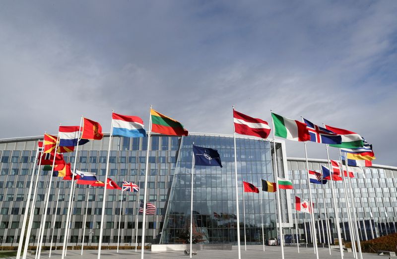 Gastos recordes da UE com defesa mascaram falta de colaboração, diz relatório