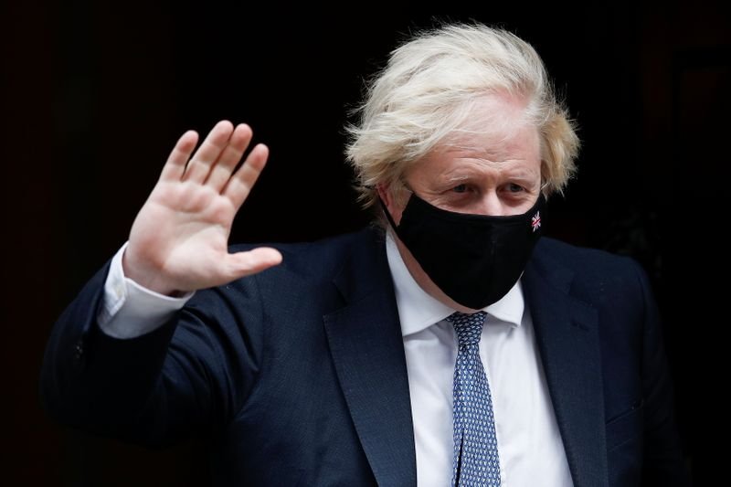 Premiê britânico diz que Ômicron se espalha mais rápido que outras variantes do coronavírus Premiê britânico diz que Ômicron se espalha mais rápido que outras variantes do coronavírus