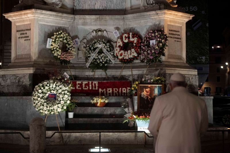 Papa repudia “corações de pedra” indiferentes a sofrimento de imigrantes Papa repudia “corações de pedra” indiferentes a sofrimento de imigrantes