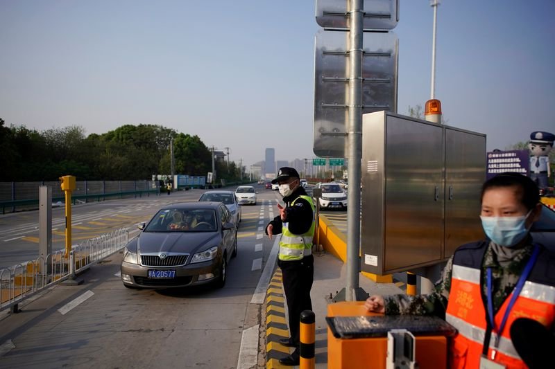 China vai manter restrições de fronteira contra pandemia por mais um ano, diz WSJ China vai manter restrições de fronteira contra pandemia por mais um ano, diz WSJ
