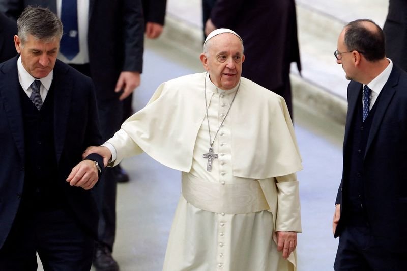 Apoie seus filhos caso eles sejam gays, diz papa aos pais Apoie seus filhos caso eles sejam gays, diz papa aos pais