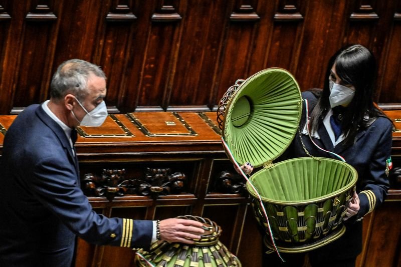 Tentativa de eleger presidente fracassa em terceira tentativa na Itália Tentativa de eleger presidente fracassa em terceira tentativa na Itália