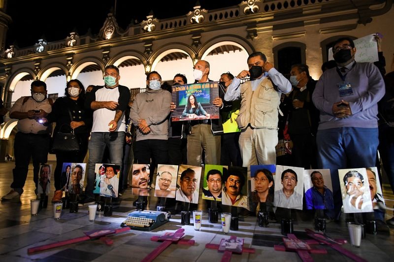 Mexicanos protestam contra assassinatos de jornalistas e pedem proteção Mexicanos protestam contra assassinatos de jornalistas e pedem proteção