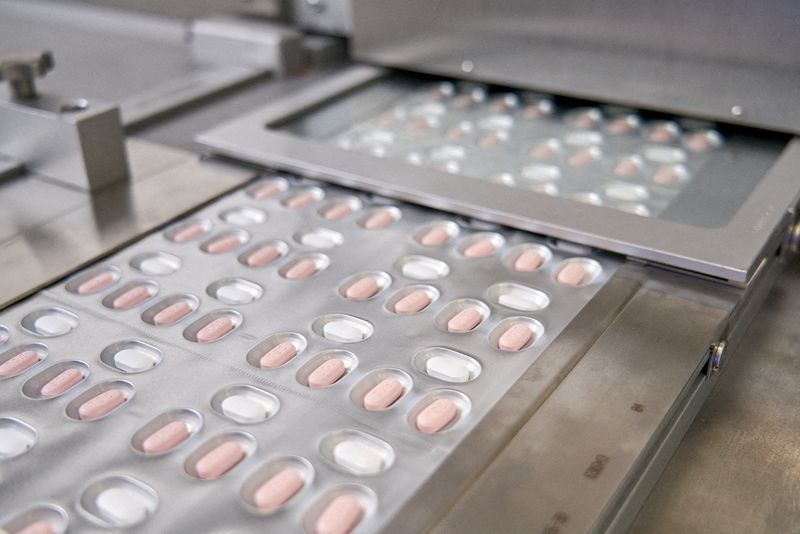 Agência reguladora da UE dá aval à pílula da Pfizer contra Covid para pacientes de alto risco