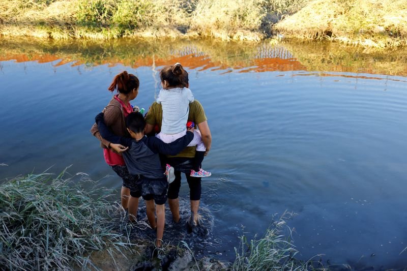 US to expel Venezuelan immigrants to Mexico under joint plan