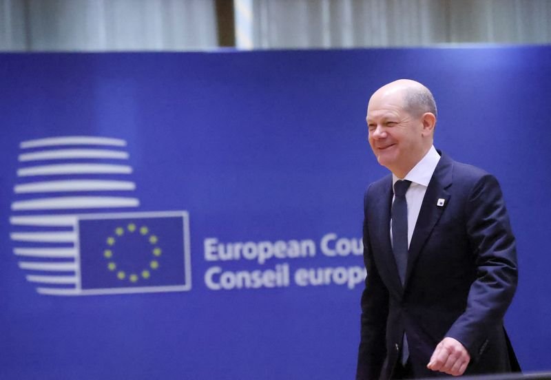 Líderes da UE apresentam frente unida após debate sobre soluções para crise de energia
