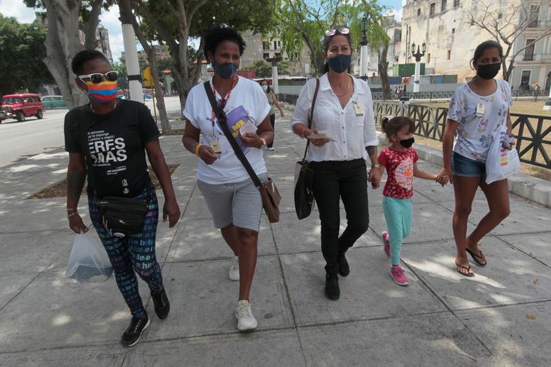 Cubanos se dividem sobre código familiar mais liberal que será votado em referendo