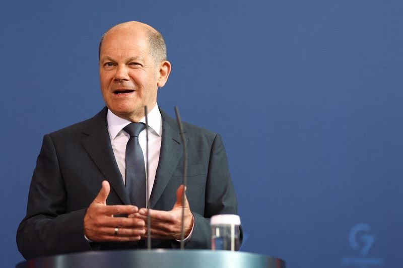 Scholz diz que a prioridade máxima é evitar o confronto da Otan com Rússia