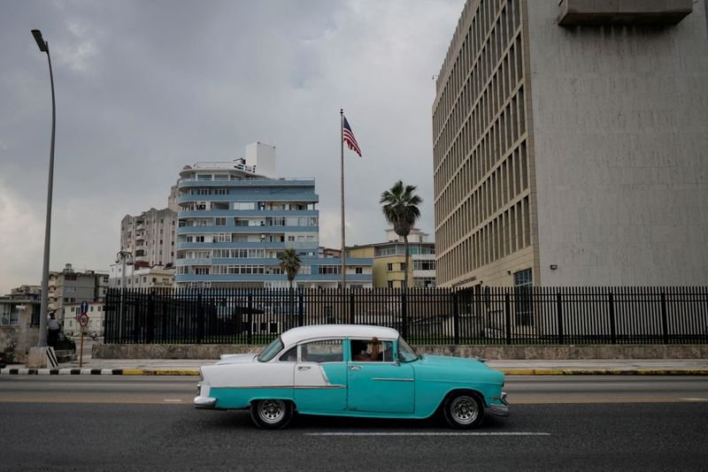 Cubanos aplaudem ação de Biden para aliviar restrições Cubanos aplaudem ação de Biden para aliviar restrições