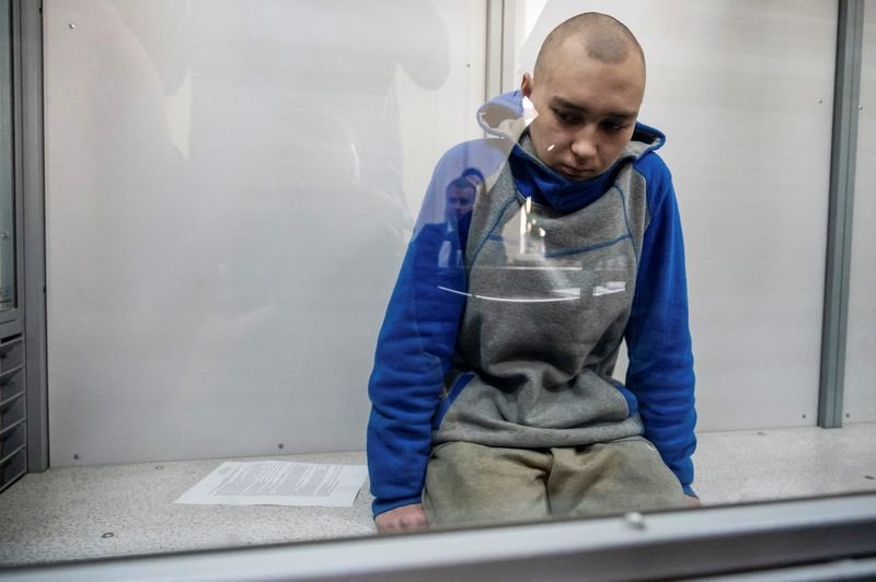 Soldado russo se declara culpado em julgamento por crimes de guerra na Ucrânia Soldado russo se declara culpado em julgamento por crimes de guerra na Ucrânia