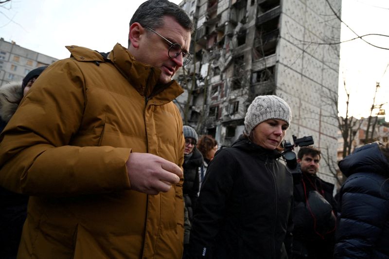 Bei einer Überraschungsreise verspricht ein deutscher Minister der Ukraine Waffen und Hilfe bei der EU-Mitgliedschaft